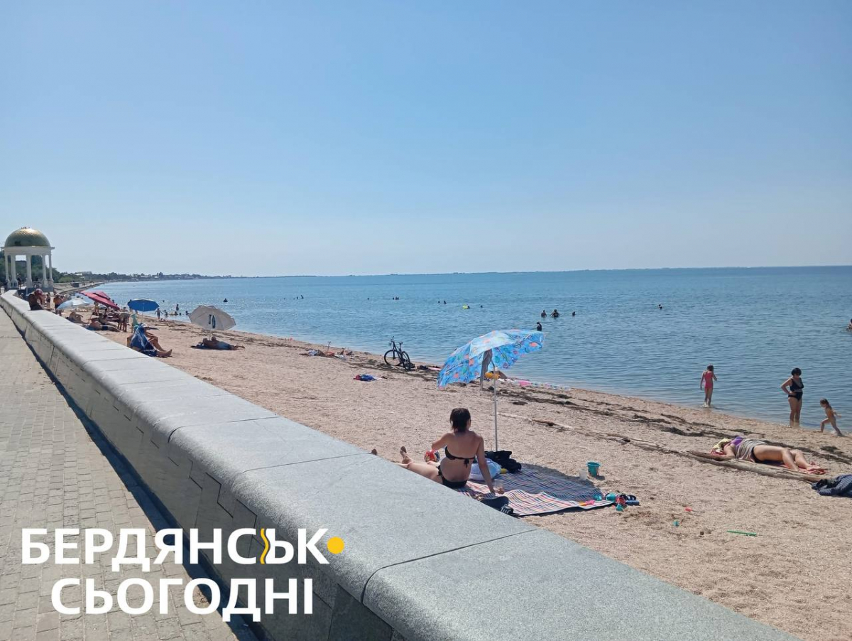 Порожні пляжі та тиша окупації - як виглядають популярні запорізькі курорти, які захопили росіяни (відео, фото)