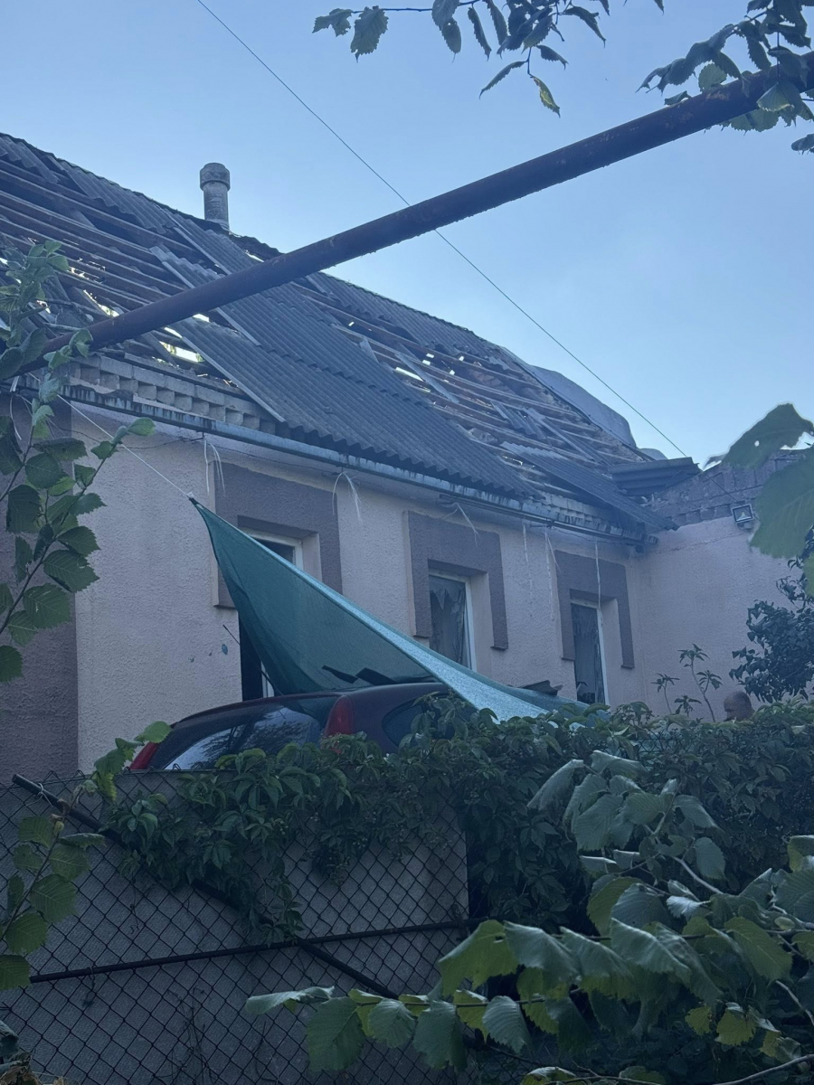 Пошкоджена церква, магазин та житлові будинки - окупанти завдали авіаударів по селищам Запорізької області (відео, фото)