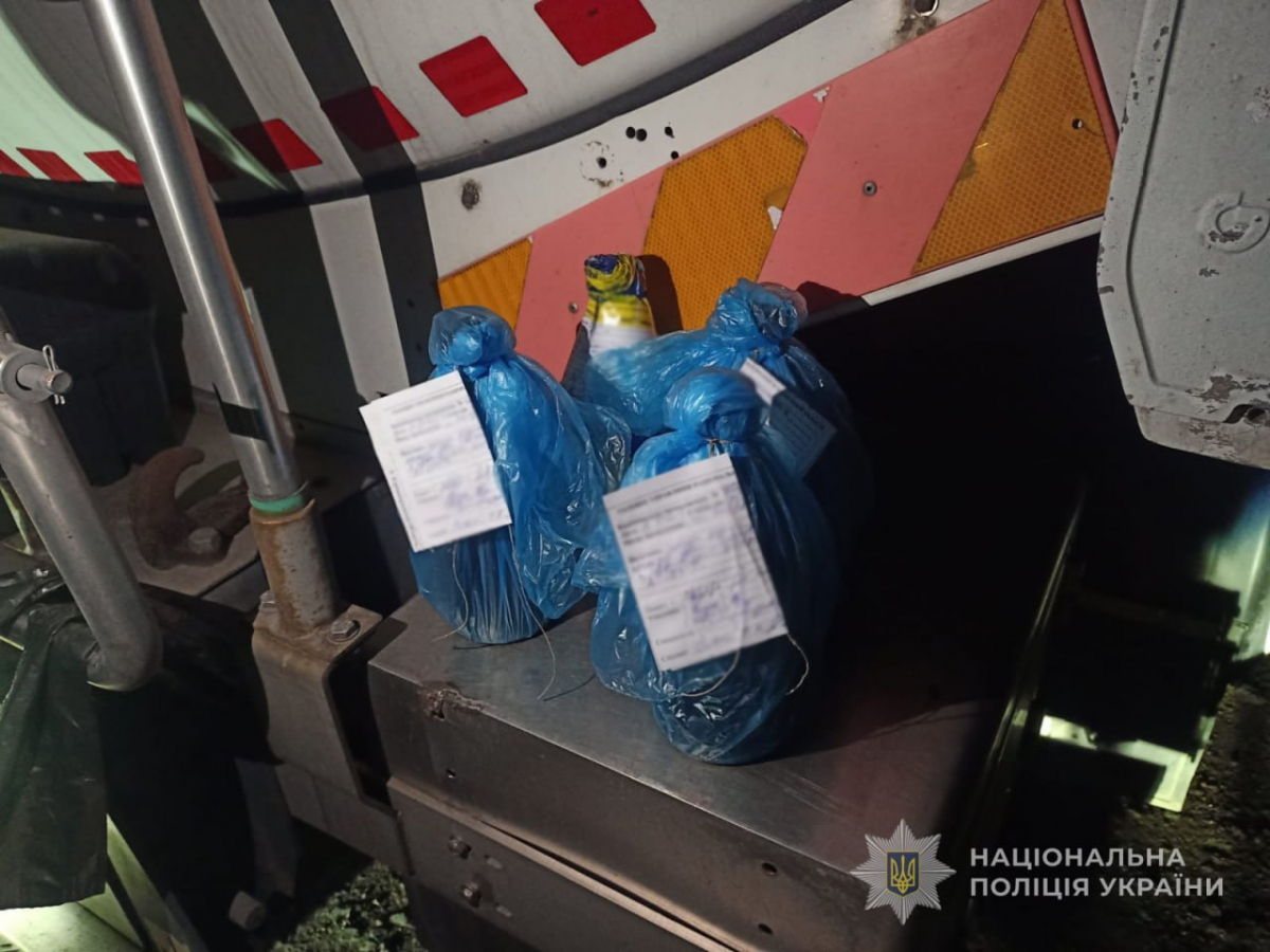 Труїли землю заради прибутку – у Запоріжжі ділки заробляли на фальшивому дизелі (фото)