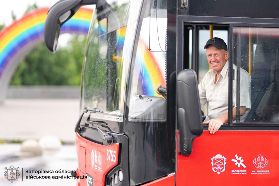 У Запоріжжі запускають новий маршрут з європейськими автобусами — як працюватиме транспорт (відео)