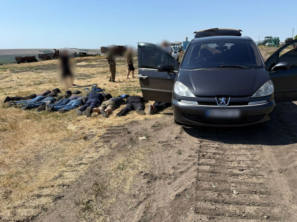 Запоріжець і вісім попутників - прикордонники зірвали "швидке турне" до Придністров'я (фото)