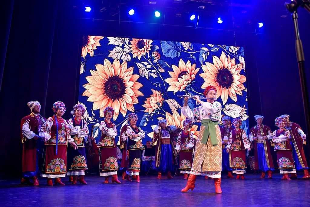 Аплодували стоячи — відомий запорізький ансамбль традиційно порадував своїх шанувальників (фото)