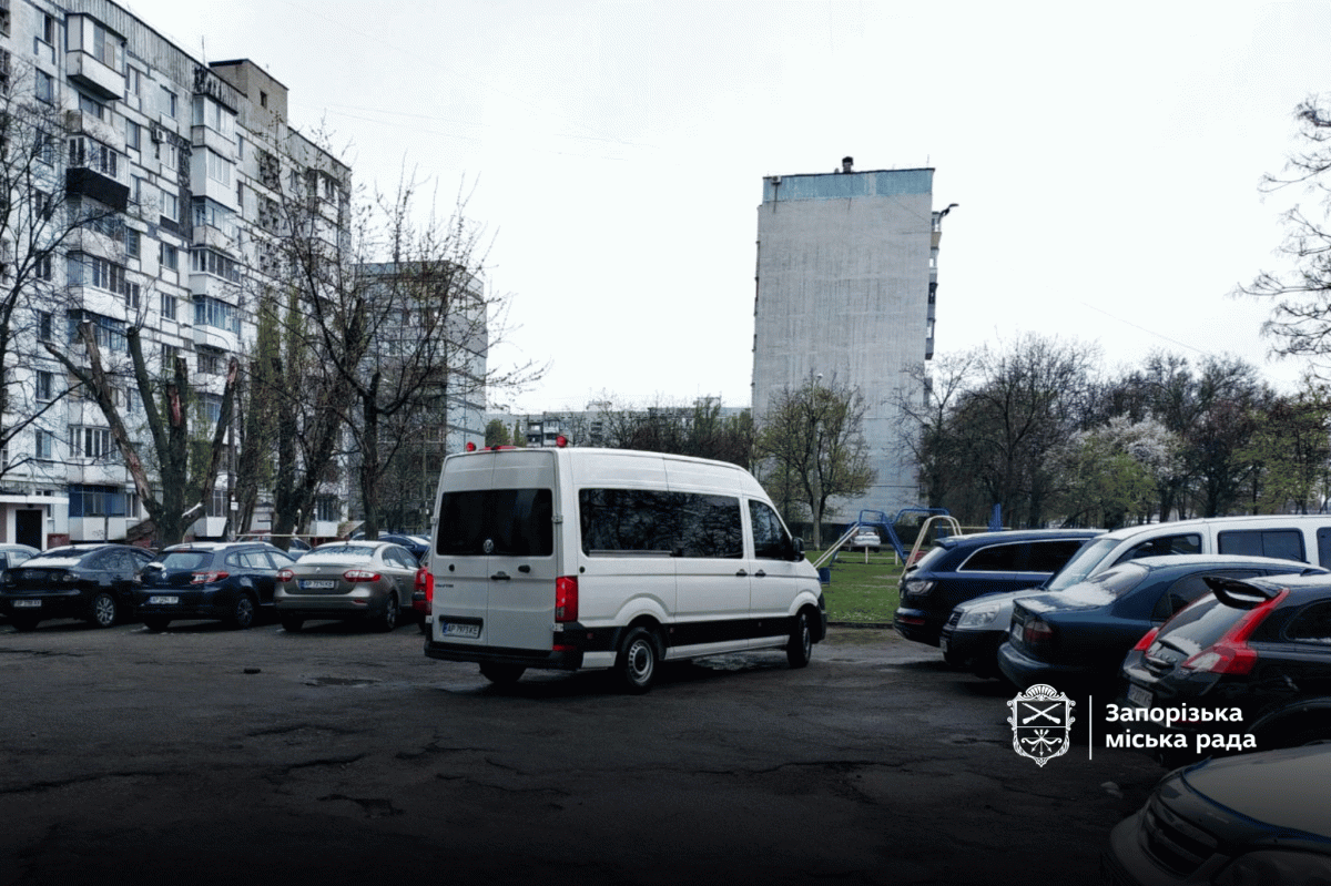 Аптеки, лікарні та банки  - куди найчастіше їздять запоріжці "соціальним таксі" та як скористатися послугою