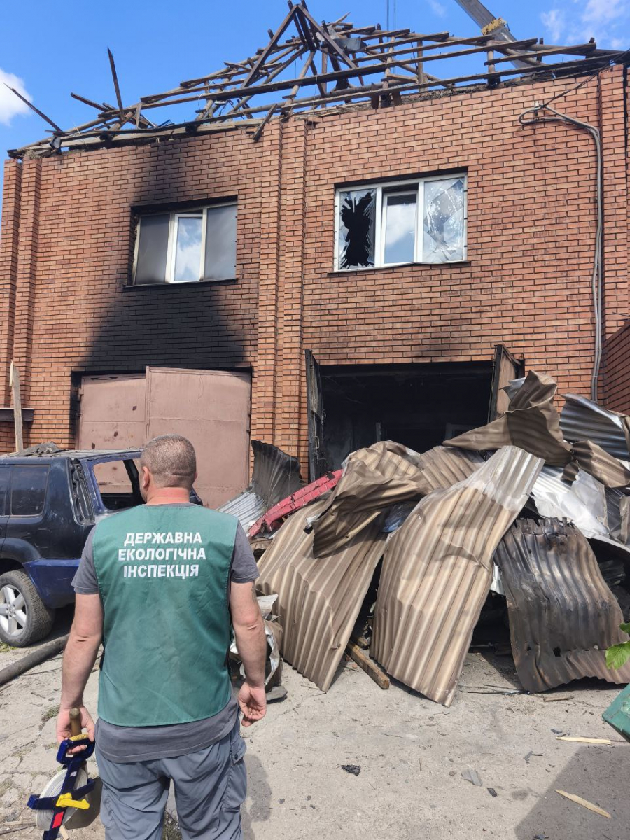 Екологи розповіли, які райони Запоріжжя найбільше постраждали під час ворожої атаки дронами у вихідні - фото