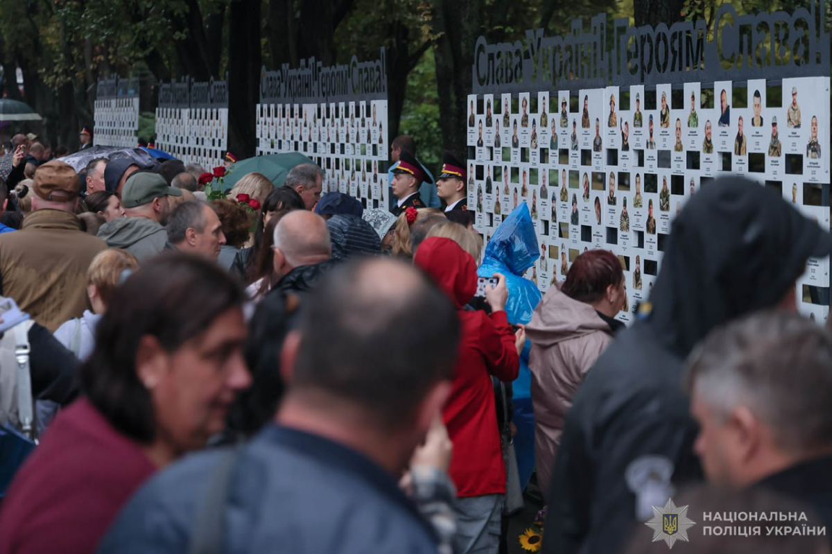 Місце сили та спогадів - у серці Запоріжжя відкрили Алею пам’яті загиблих захисників (фото, відео)