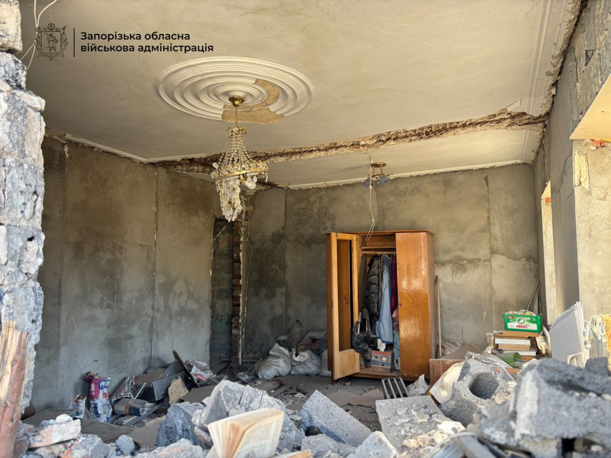 "Осередок вибуху був буквально за два будинки від нас" - що розповідають очевидці масованого авіаудару по Запоріжжю (відео, фото)