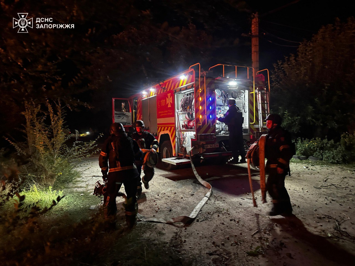Під час масованого удару по Запоріжжю загинув чоловік - все, що відомо про наслідки ворожого обстрілу (відео, фото)