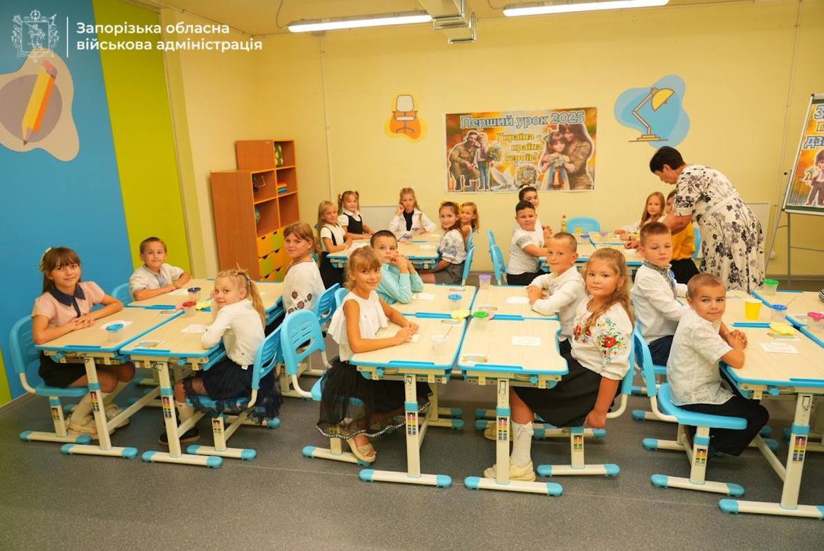 Повернутися за парти після років дистанційки -  у День знань відкрилась десята підземна школа Запорізької області (фото)