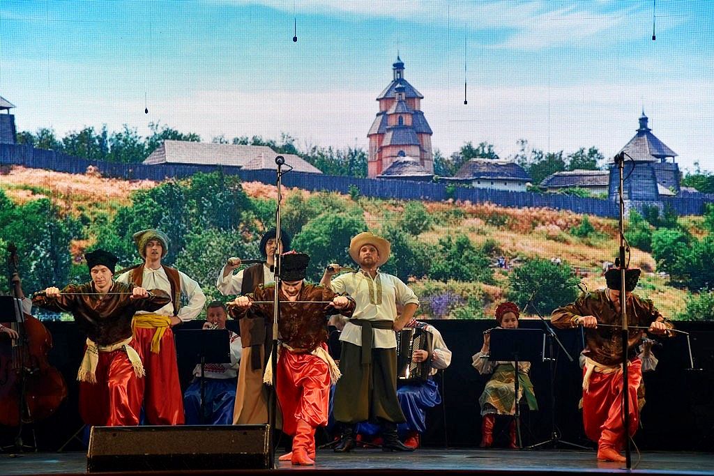 Вчилися бути козаками — музичний скетч запорізької філармонії занурив маленьких глядачів у героїчне минуле