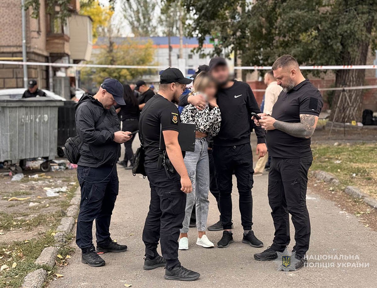 Відтягнув до смітника та вдарив ножем - у Запоріжжі товариш по чарці зарізав чоловіка (фото, відео)