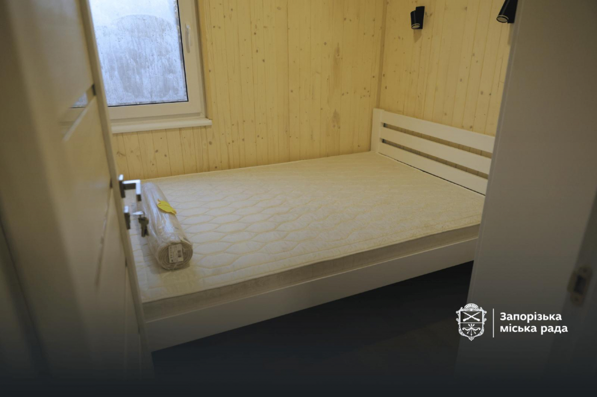 Готове майже наполовину — у Запоріжжі будують нове модульне містечко для переселенців (фото)