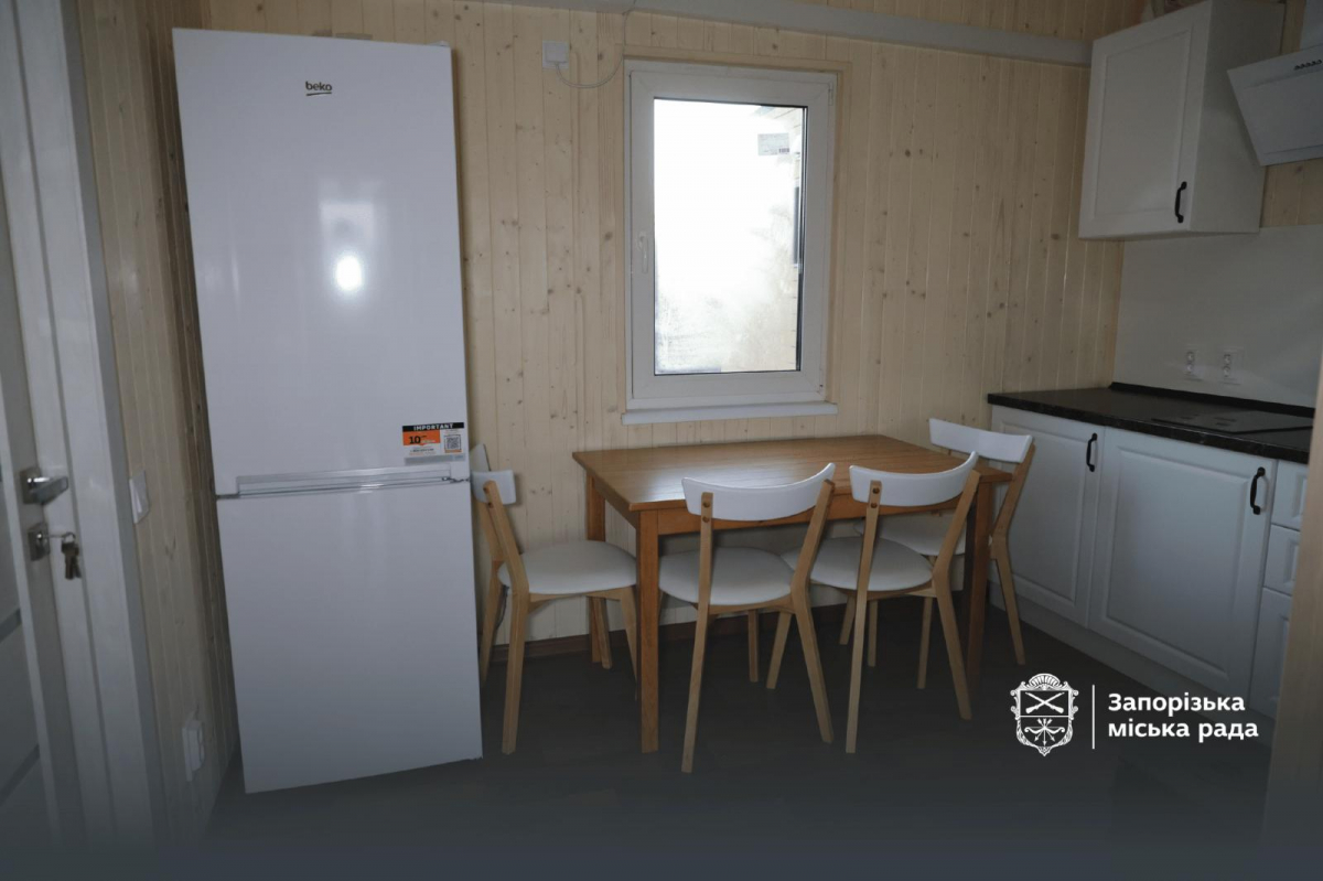 Готове майже наполовину — у Запоріжжі будують нове модульне містечко для переселенців (фото)