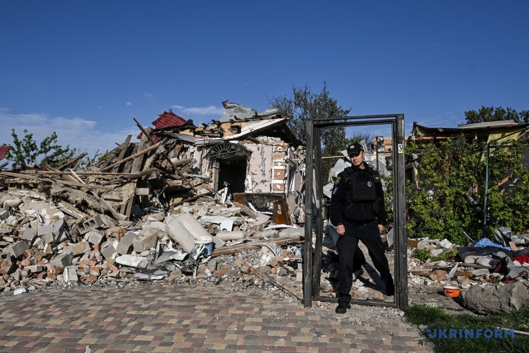Малокатеринівка під обстрілами -  життя серед дронів, КАБів та постійної загрози (фото)