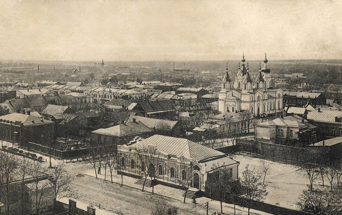 Мандрівка у минуле – в Запоріжжі студенти-історики запрошують містян на прогулянку старим містом