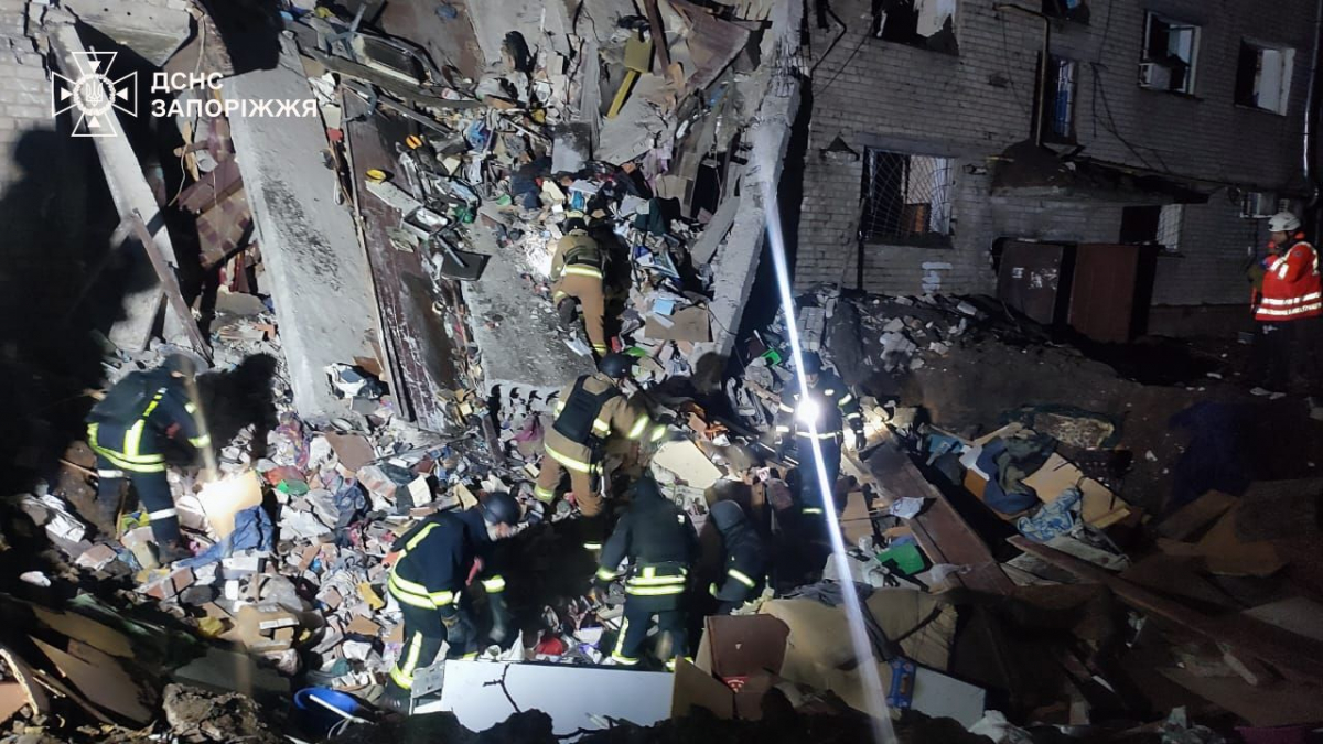 Масована атака на Запоріжжя та Запорізький район — є постраждалі, під завалами шукають людей (фото, відео)