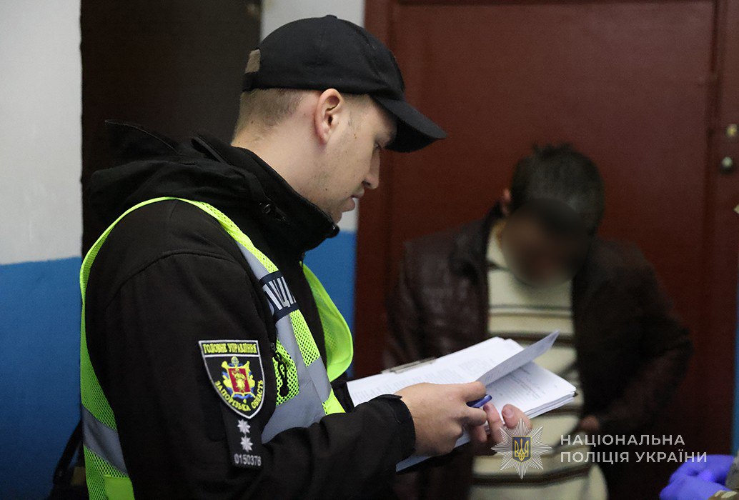 Масштабна операція – запорізькі правоохоронці провели 30 одночасних обшуків та викрили наркоугруповання (фото, відео)