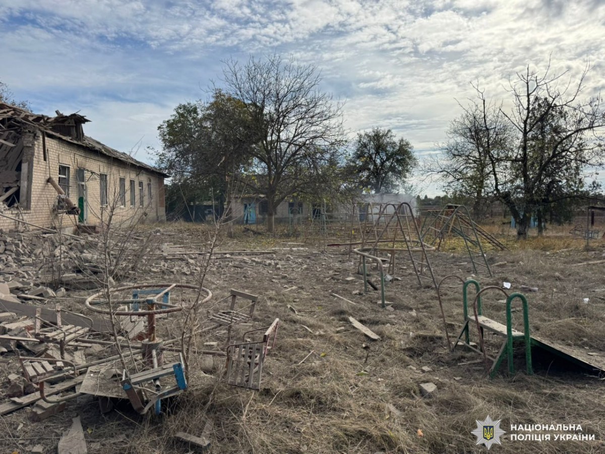Нанесли понад пів тисячі ударів - у Запорізькій області ворожі обстріли спричинили пожежі у двох районах (фото)