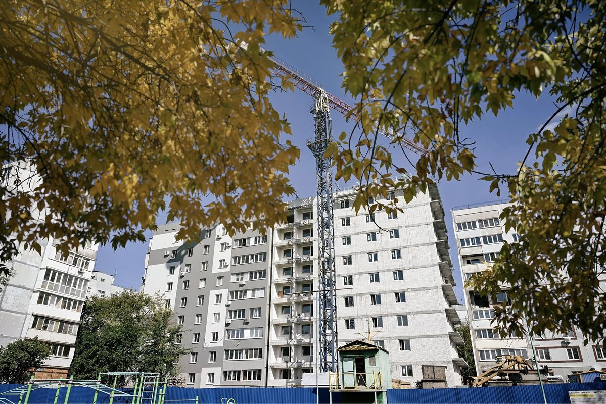 Перший під’їзд повністю добудували - в будинку на Запорізькій звели всі дев’ять поверхів (фото)