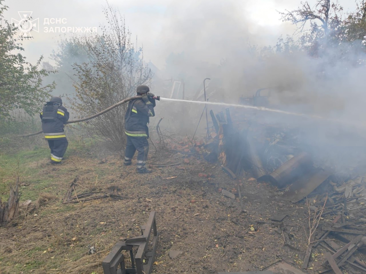 Росіяни обстріляли Запорізький район - одна людина постраждала, виникли перебої зі світлом (фото)