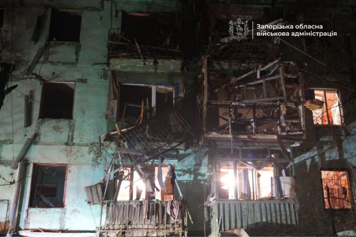 Росіяни вночі впродовж трьох годин атакували Запоріжжя безпілотниками — постраждали люди, серед поранених двоє дітей (фото, відео)