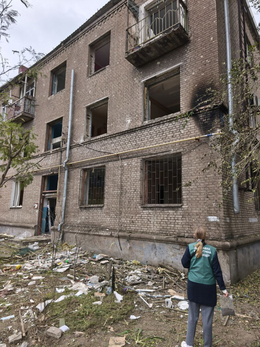 Руїни, згарища та вирви - у Запоріжжі екологи обстежили місця влучань російських ракет, бомб та безпілотників (фото)