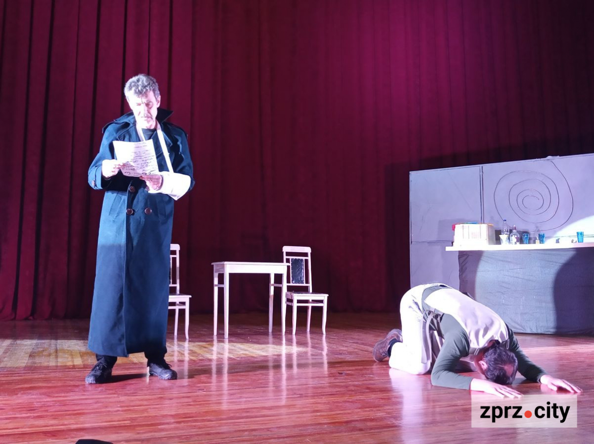 "Треба жити і діяти далі": під час повномасштабної війни у Запоріжжі народився новий театр - показали яскраву прем'єру (фото)
