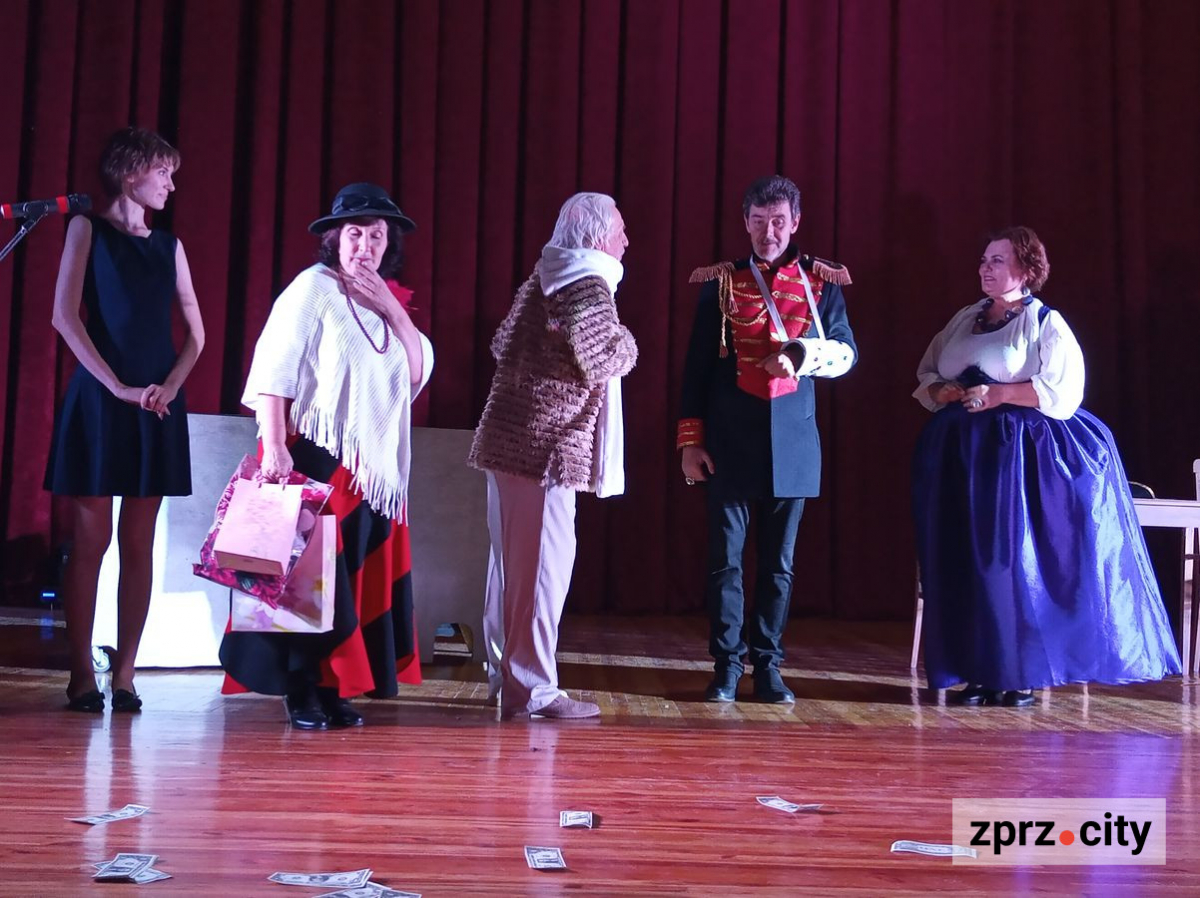 "Треба жити і діяти далі": під час повномасштабної війни у Запоріжжі народився новий театр - показали яскраву прем'єру (фото)