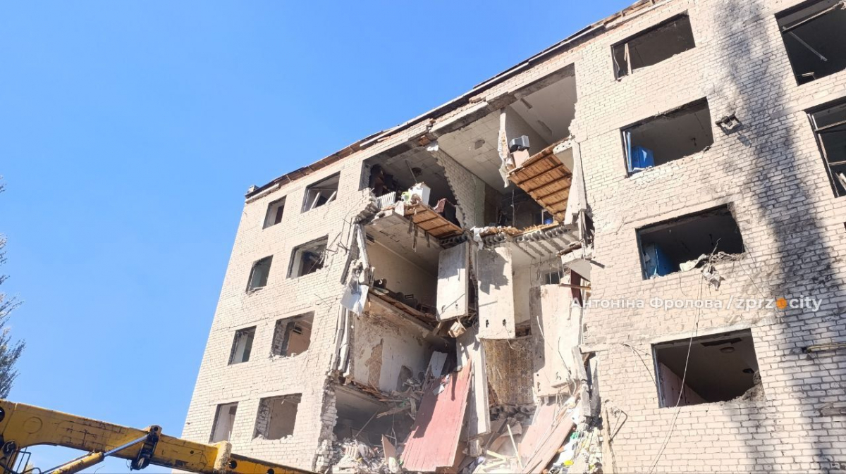 У Запоріжжі після нічного обстрілу найбільше постраждав Дніпровський район - що відомо (фото, відео)