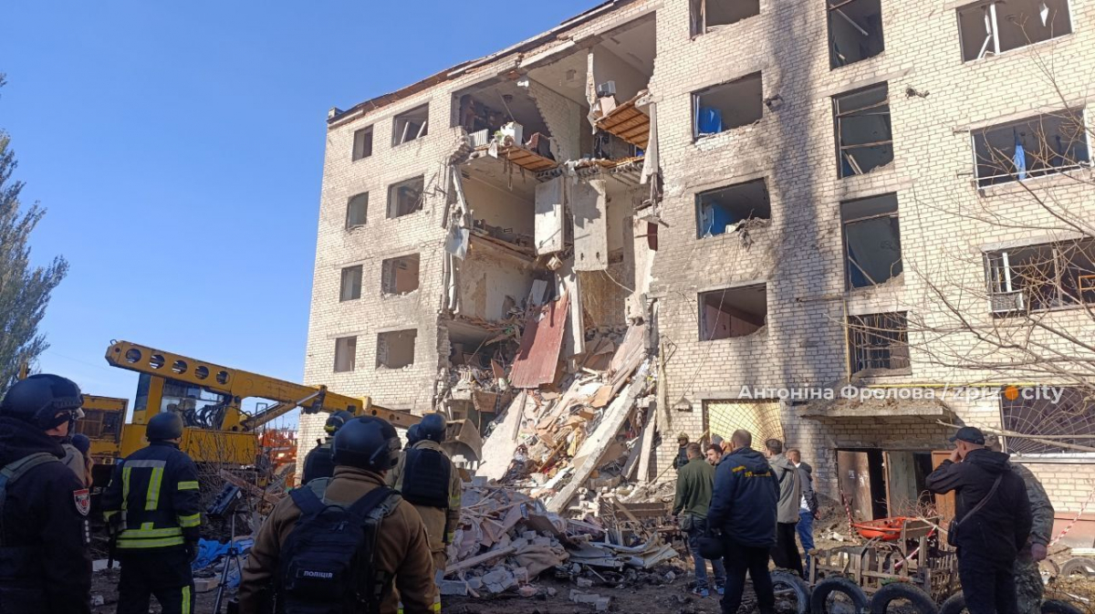 У Запоріжжі після нічного обстрілу найбільше постраждав Дніпровський район - що відомо (фото, відео)