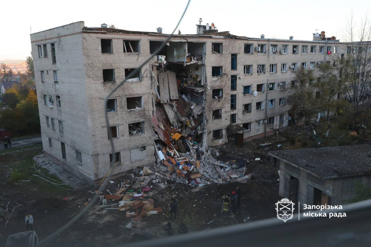 У Запоріжжі після нічного обстрілу найбільше постраждав Дніпровський район - що відомо (фото, відео)