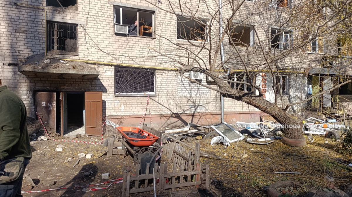 У Запоріжжі після нічного обстрілу найбільше постраждав Дніпровський район - що відомо (фото, відео)