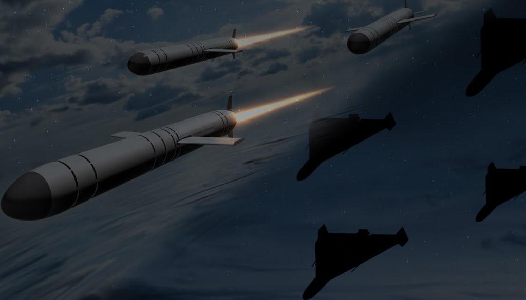 У Запоріжжі в ніч на 30 жовтня під час ракетно-дронової атаки постраждала будівля митниці (фото)