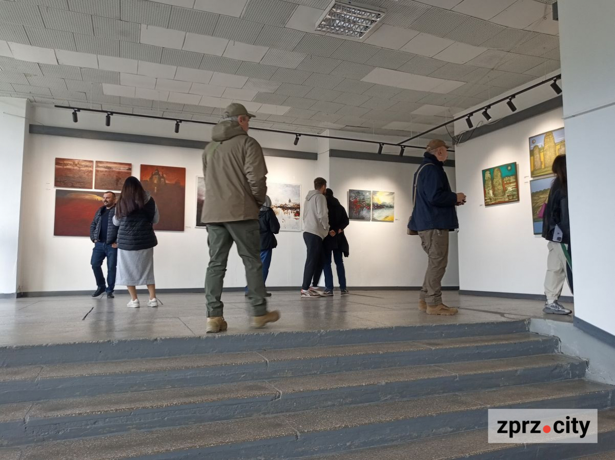 У Запоріжжі відкрили виставку про Хортицю - чим легендарний острів дивував художників з інших міст