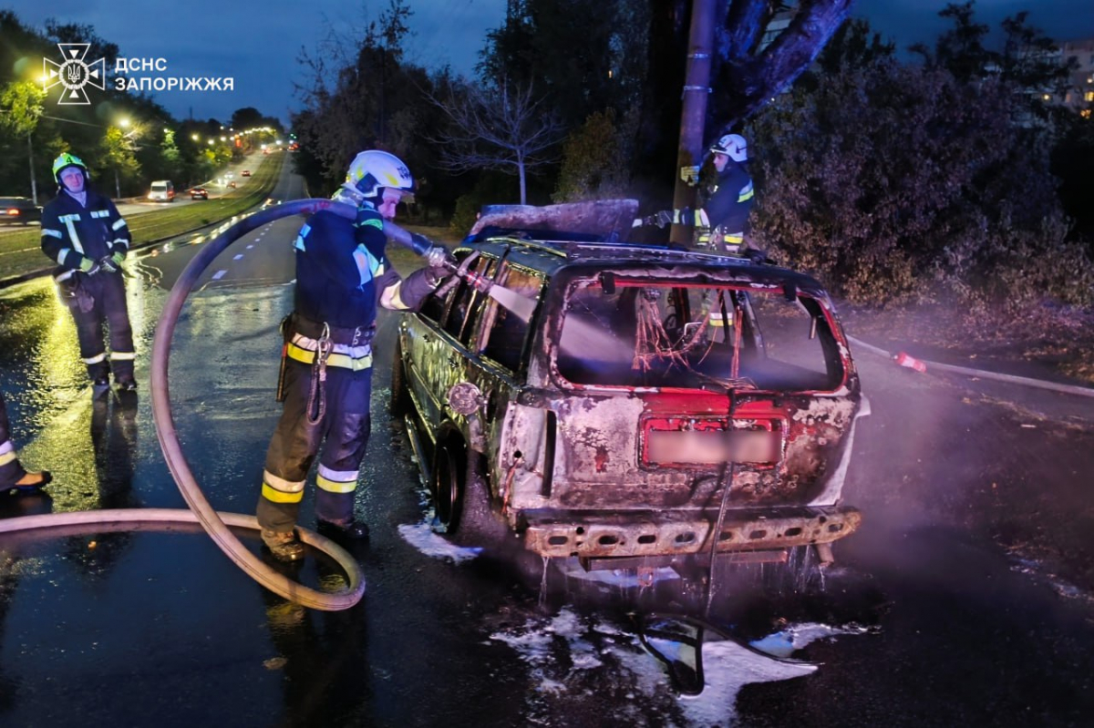 У Запоріжжі за вечір згоріли три автівки (фото)