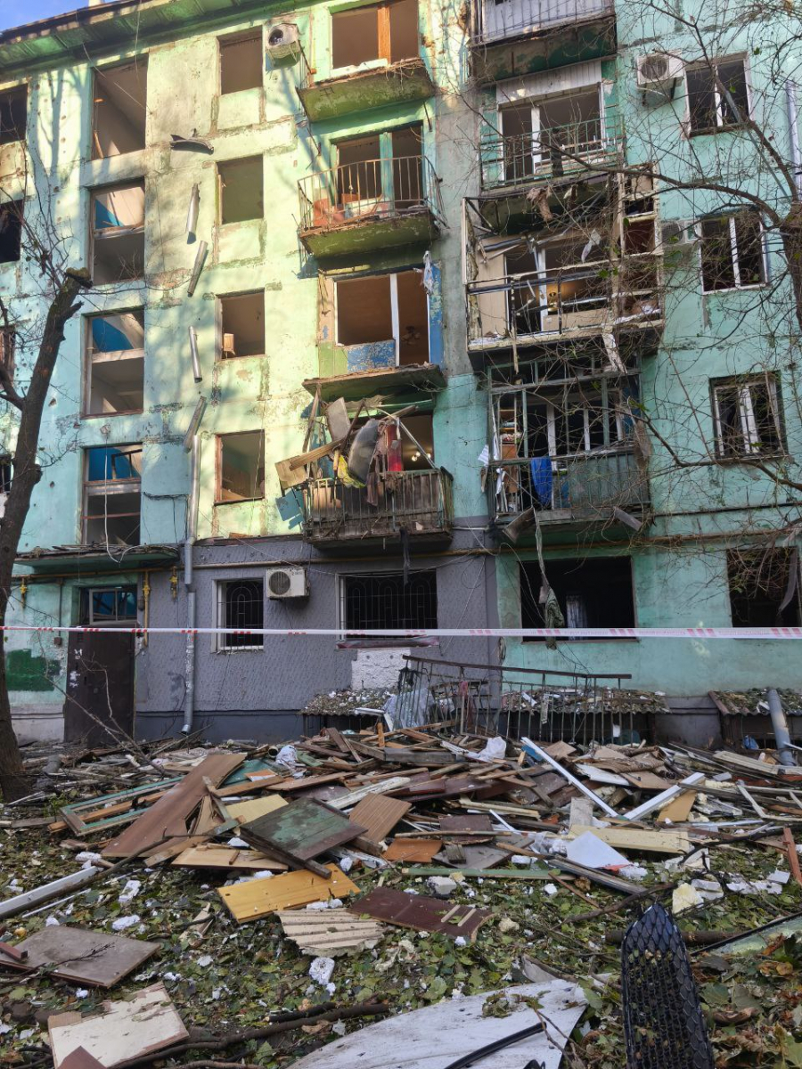 Задокументували наслідки атаки — у Запоріжжі екологи обстежили постраждалі райони (фото)