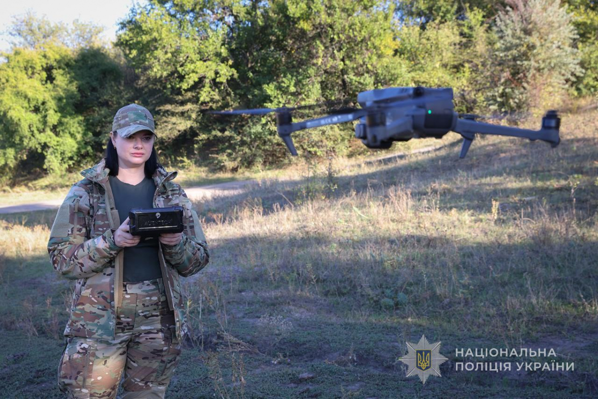 Змінила патрульну машину на дрон - поліцейська із Запорізької області вступила  до спецпідрозділу (фото, відео)