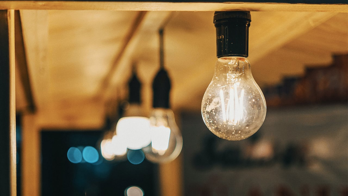 Четвер без світла - як діятимуть графіки погодинних відключень в Запоріжжі 13 листопада