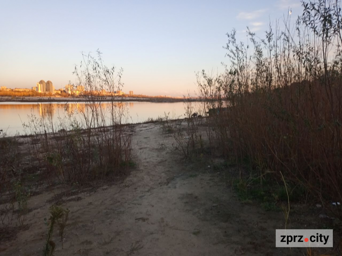 Як виглядало узбережжя Хортиці в останній день жовтня: ексклюзивний фоторепортаж