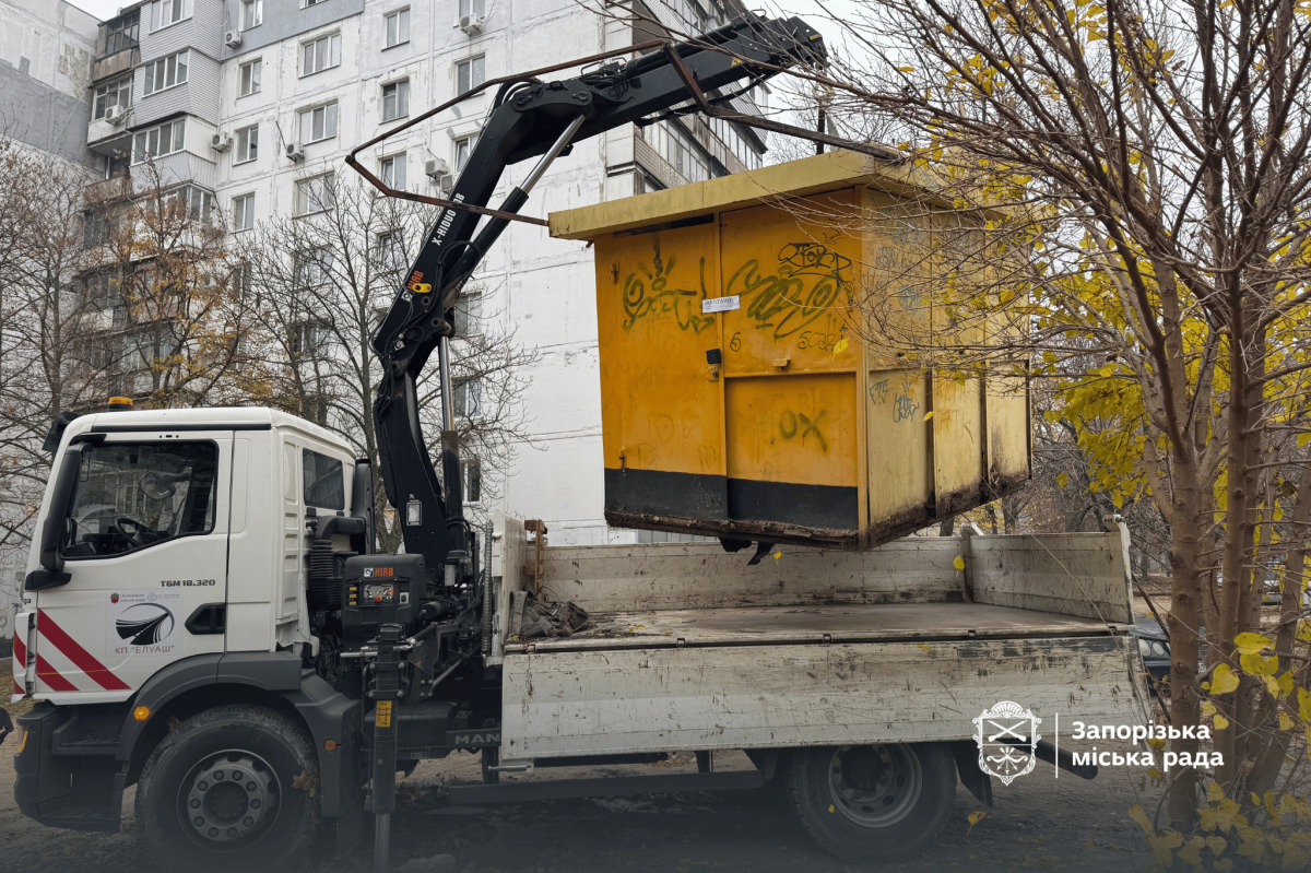 Кіоск без документів знесли примусово - у Запоріжжі підрахували кількість демонтованих споруд за рік (фото)