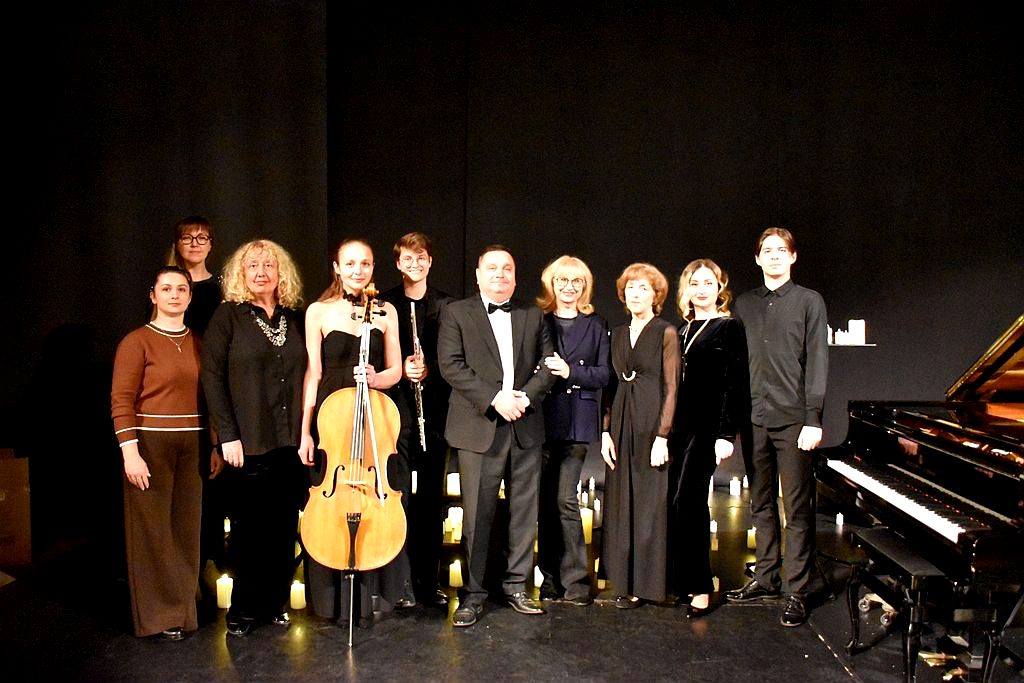 «Мелодії при свічках» -  у запорізькій філармонії пройшов дуже атмосферний концерт