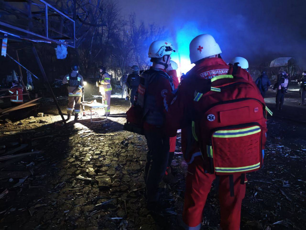 Наслідки нічного ворожого авіаудару 20 листопада - екологи обстежили місце атаки в одному з районів Запоріжжя