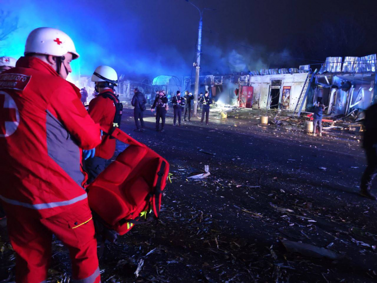 Наслідки нічного ворожого авіаудару 20 листопада - екологи обстежили місце атаки в одному з районів Запоріжжя