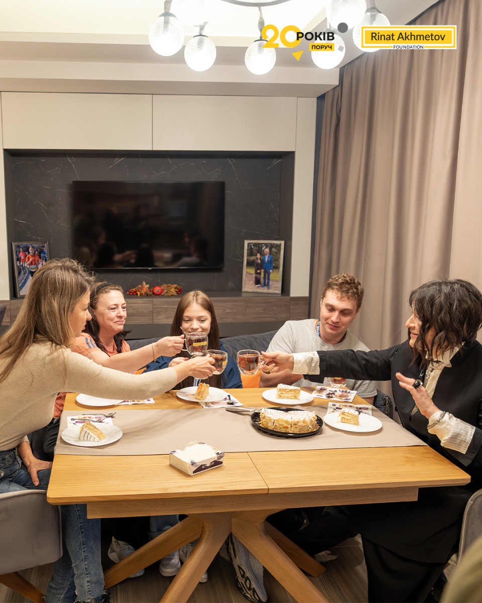 «Новий дім – нові можливості»: Яна Степаненко отримала квартиру від Ріната Ахметова