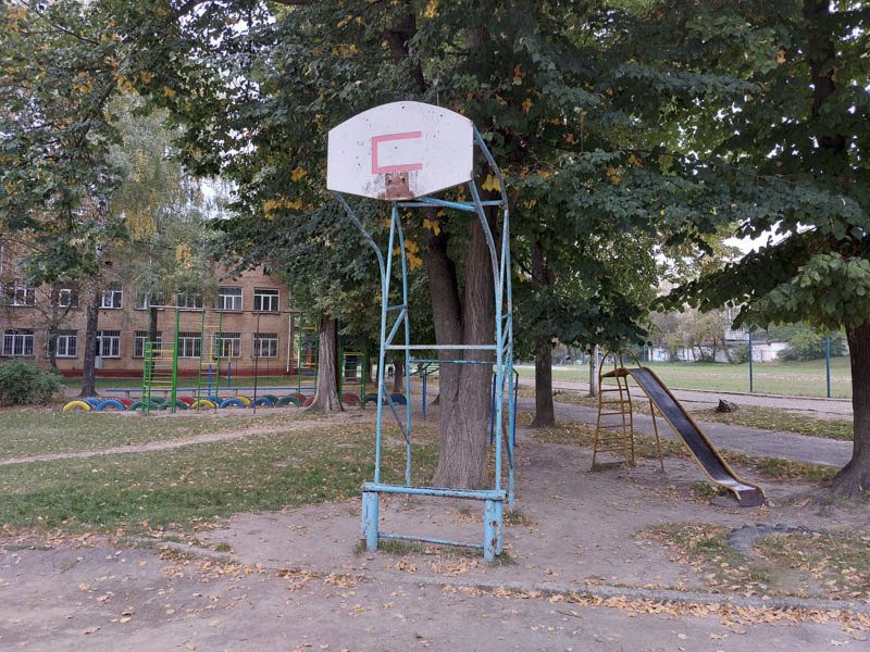 Отримав підозру - мешканець Запоріжжя скоїв розпусні дії щодо школярки просто на шкільному майданчику