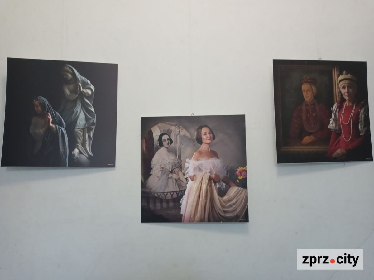 Перетворив людей на скульптури та на історичні постаті – у Запоріжжі відкрили виставку відомого українського фотохудожника