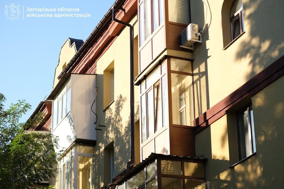 Скільки будинків у Запоріжжі пошкоджені внаслідок ворожих обстрілів - як триває відновлення (фото, відео)