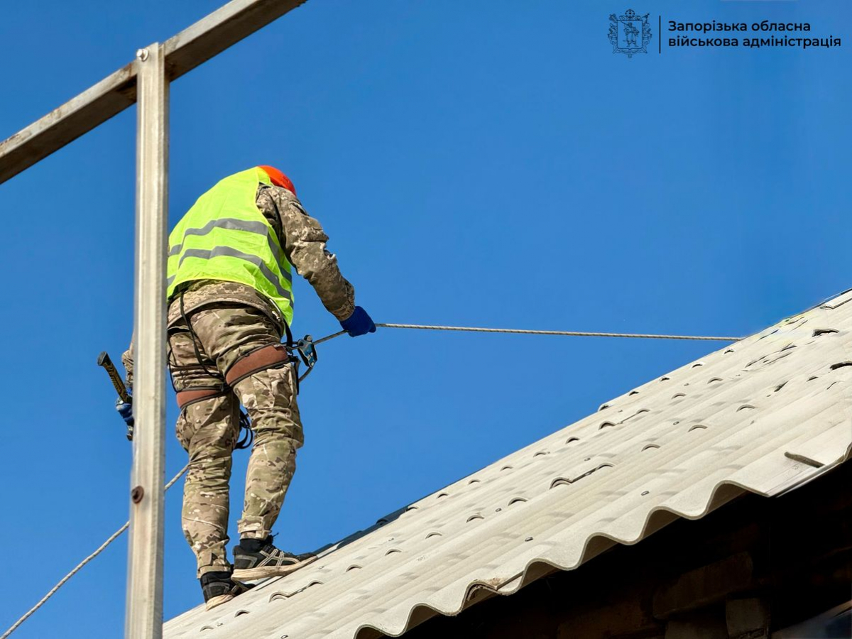 Скільки будинків у Запоріжжі пошкоджені внаслідок ворожих обстрілів - як триває відновлення (фото, відео)