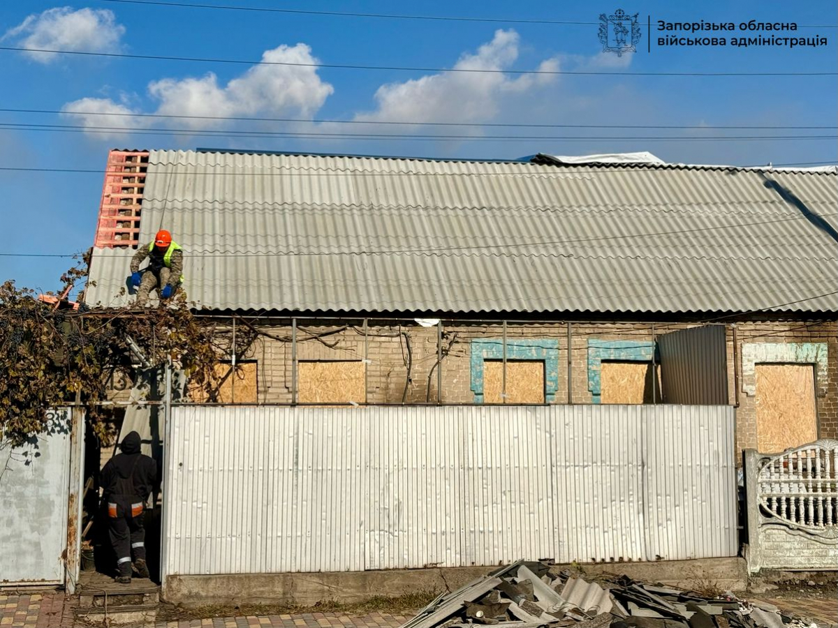 Скільки будинків у Запоріжжі пошкоджені внаслідок ворожих обстрілів - як триває відновлення (фото, відео)