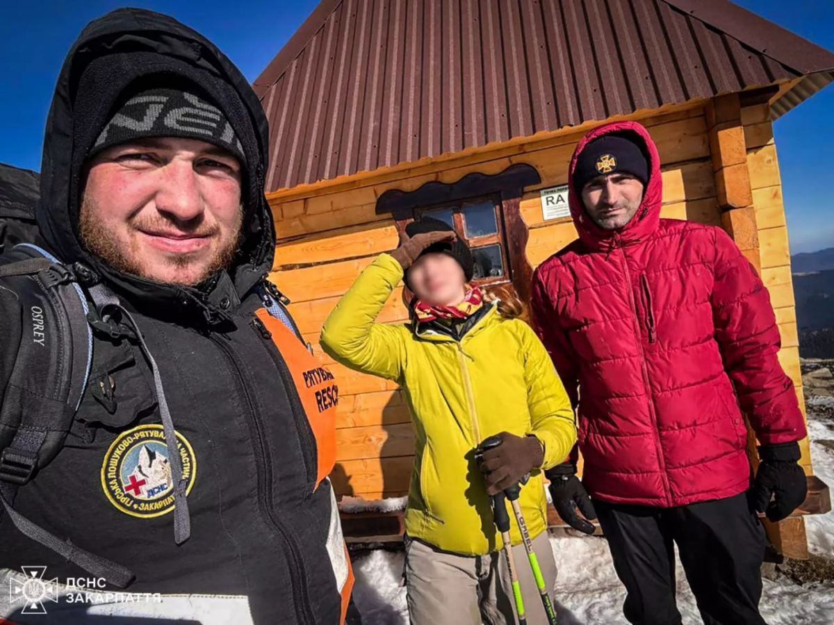Телефон розряджався, а сил майже не лишилося — туристка із Запоріжжя заблукала в Карпатах (фото)