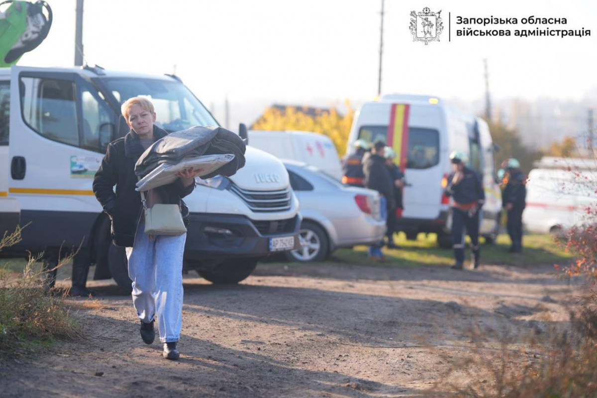 У Запоріжжі внаслідок нічної атаки пошкоджень зазнав житловий сектор Шевченківського району - кількість поранених зросла (фото, відео)